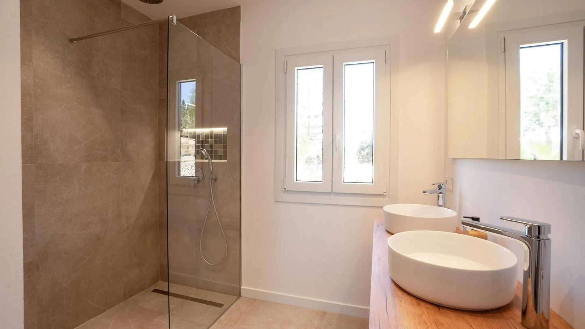 4 Bedroom Awesome Home In Son Macia